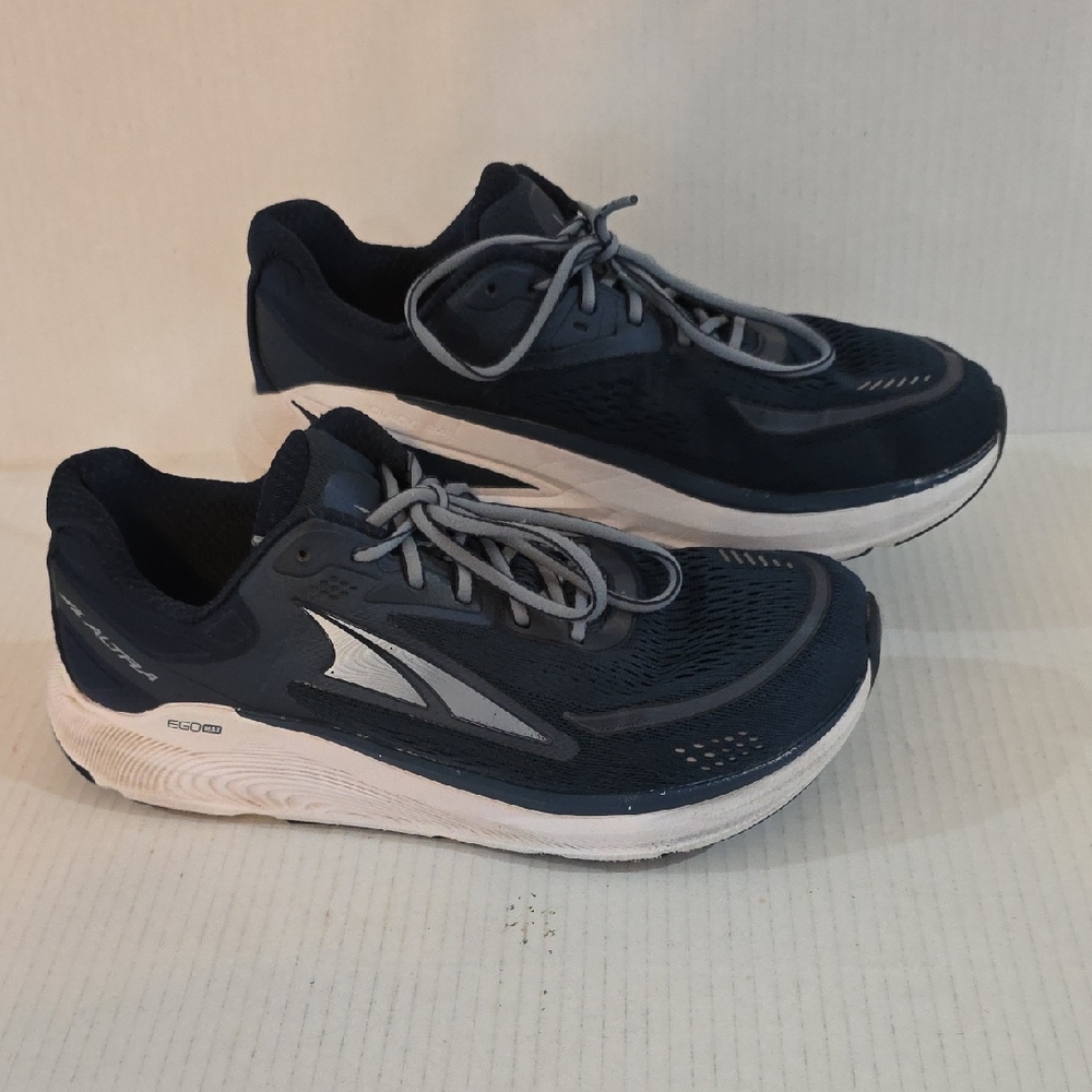 Altra Paradigm 7 Mens Navy Blue and White Athletic Shoes Size 9.5